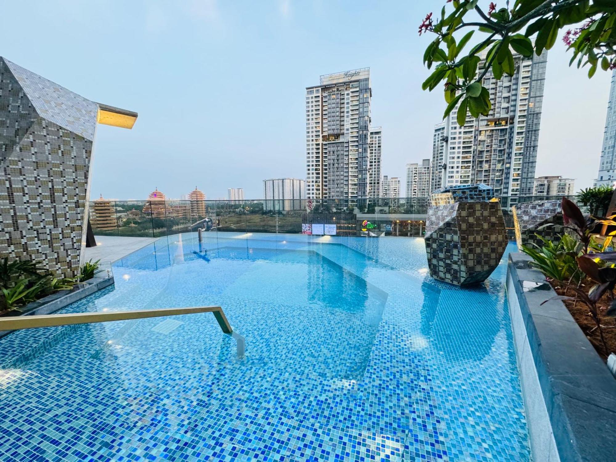 Lumiere Riverside Condotel In Hcmc Ho Chi Minh City Exterior photo