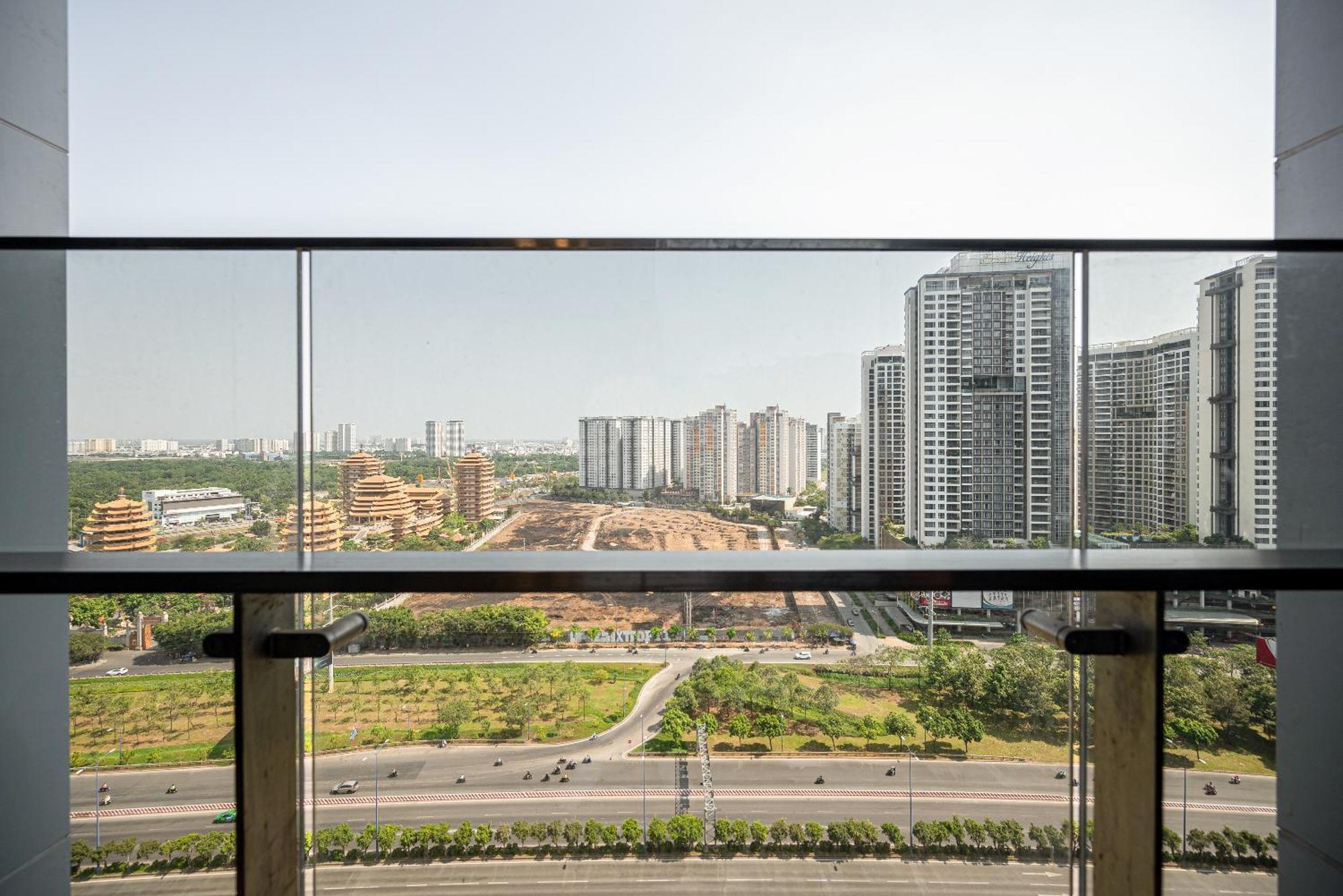 Lumiere Riverside Condotel In Hcmc Ho Chi Minh City Exterior photo